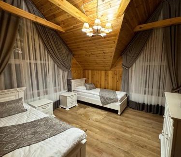 Pochaiv Villa | Rodynne Gnizdo