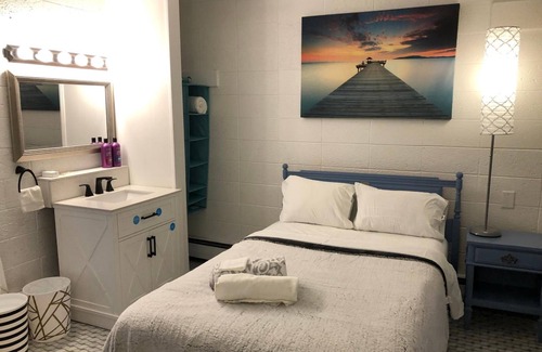 Sussex Hotel | Rolling Hills Motel