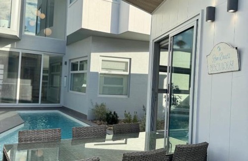 Shellharbour House | Rom Baros Tiny Beach House