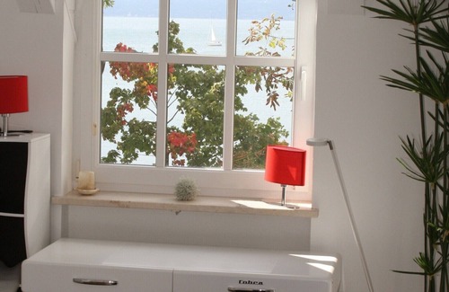 Herrsching am Ammersee Villa | Romantic and spectacular - gallery apartment with 180° view of the lake and Alps