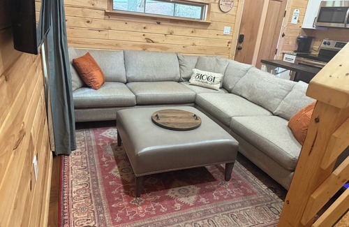 Milledgeville Cabin | Romantic Cabin Hideaway — Outdoor Rain Shower, Soaking Tub & Fire Pit