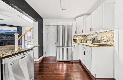 Gatlinburg Cottage | Romantic Couples Cottage with Hot Tub & Fire Pit. 1/4 mile from main strip