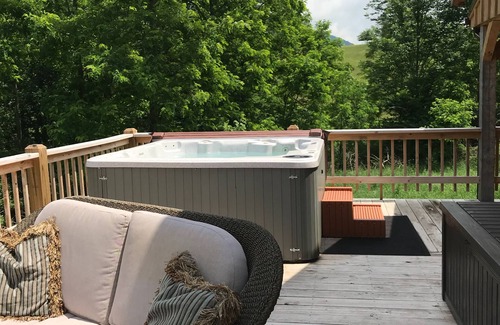 Dryfork Cabin | Romantic "Morning Glory” for 2 has a tranquil setting across from a horse farm!