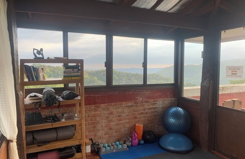 Silang Junction North Cottage | Romantic Suite w/Private Bathtub & Mountain View