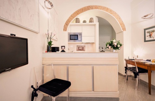 Navona Apartment | Rome city center Campo de' Fiori Luxury Home great reviews free wifi