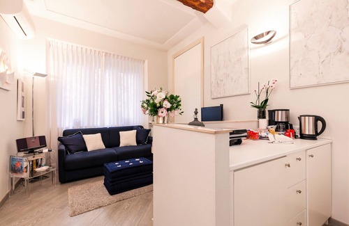 Navona Apartment | Rome city center Campo de' Fiori Luxury Home great reviews free wifi