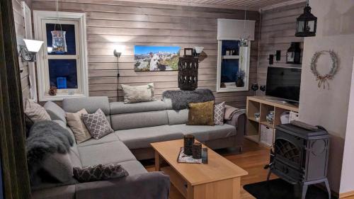 Tyinkrysset House | Romslig leilighet sommer og vinter