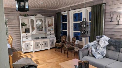 Tyinkrysset House | Romslig leilighet sommer og vinter