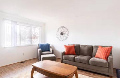 Livonia House | Room 20 mins to U of M