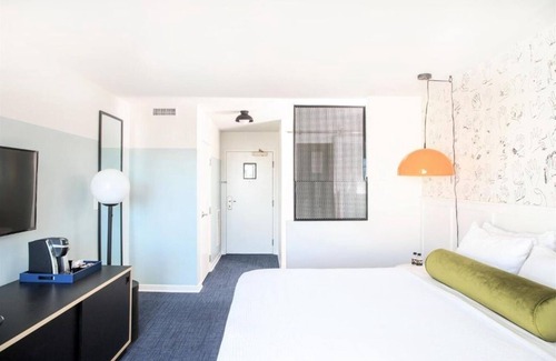 Venice Hotel | Room Near Venice Culture | Kitchen | Balcony | Rooftop | Free Breakfast