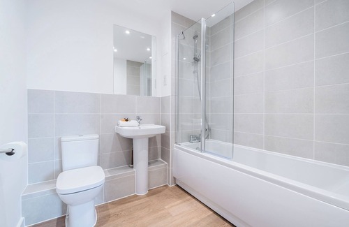 Walton-on-Thames Apartment | Roomspace Apartments - Walton Court
