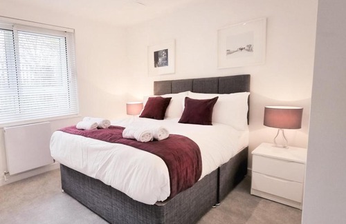 Chiswick Riverside Apartment | Roomspace Serviced Apartments - Kew Bridge Court