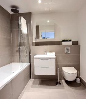 Chiswick Riverside Apartment | Roomspace Serviced Apartments - Kew Bridge Court