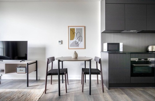 Stratford and New Town Apartment | Roomy Stratford 1BR w/Security & Gym, nr Train Station, by Blueground
