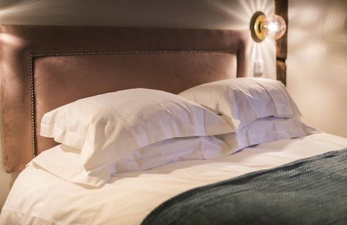 Godalming Hotel | Rose and Crown