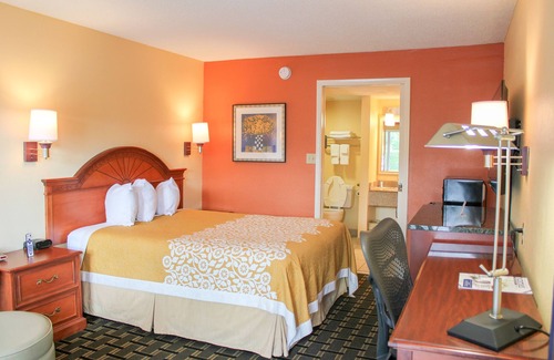 Thomasville Hotel | Rose Garden Inn & Suites