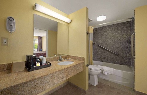 Thomasville Hotel | Rose Garden Inn & Suites