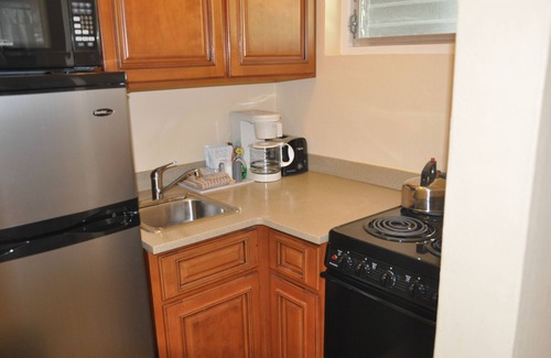 Pembroke Apartment | Rosemont Guest Suites