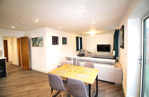Rotherham House | Rotherham - Rawmarsh - 2 Bed Bungalow - New Build - High End Furnishings - Wheel Chair Accessible - Large Enclosed Garden - Dog Friendly