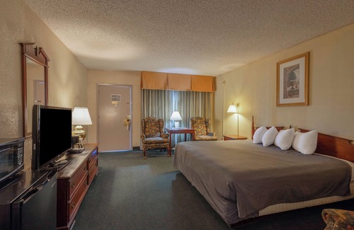 Allison Hotel | Royal Holiday Motel By Belvilla Gallup I-40