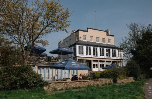 Purfleet Hotel | Royal Hotel, Bar & Grill