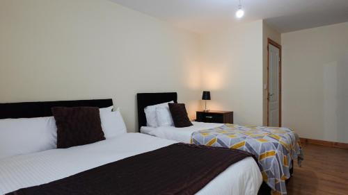 Old Trafford Apartment | Royal Living Apartment