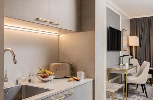 Downtown Geneva Hotel | Royal Manotel