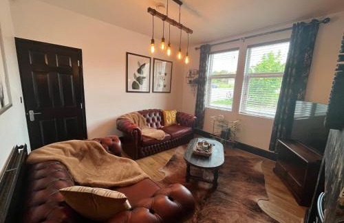 Barnsley House | Royston Village, Barnsley, 1930’s contemporary villa