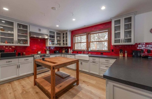 McKinney Estates House | Rubicon Adventure Lodge in Tahoma