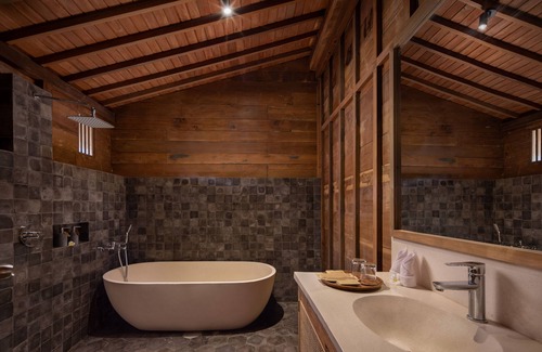 Lodtunduh Resort | RUMAH KAYU RESORT