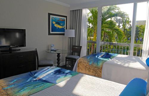 St. Pete Beach Resort | RumFish Beach at TradeWinds