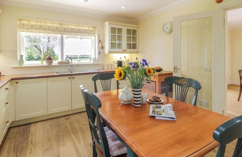 Duns Cottage | RUNGLEE, pet friendly, country holiday cottage, with a garden in Duns