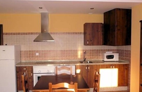 Villamiel Cottage | Rural apartment La Noguera for 5 people