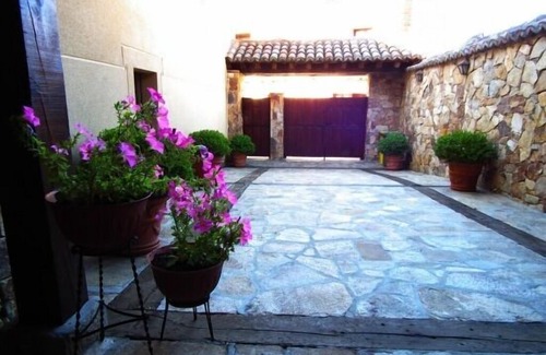 Braojos Cabin | Rural apartment Las Encarnas for 2 people