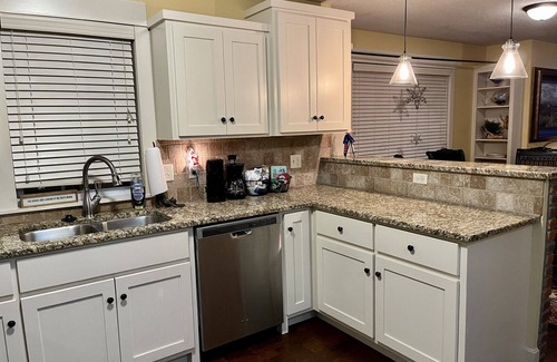Lawrence House | Rural, cozy & close to KU - easy access on hard-top roads, nice newer amenities!