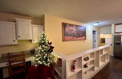 Lawrence House | Rural, cozy & close to KU - easy access on hard-top roads, nice newer amenities!