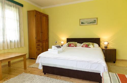 Bajina Basta House | Rustična kuća CRVENA STENA u blizini kućice na Drini