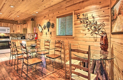 Chalet Village Cottage | Rustic Gatlinburg Chalet w/Hot Tub: 2 Mi to Town