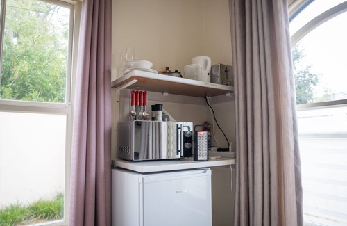 Lakeside Bed & Breakfast | Rustic Manor Bed And Breakfast