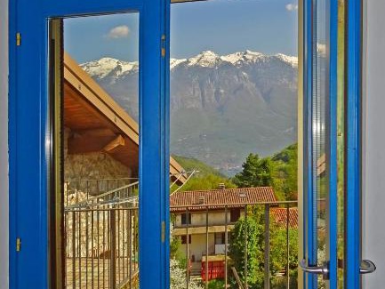 Vesio Apartment | Rustico Colonna House by Gardadomusmea
