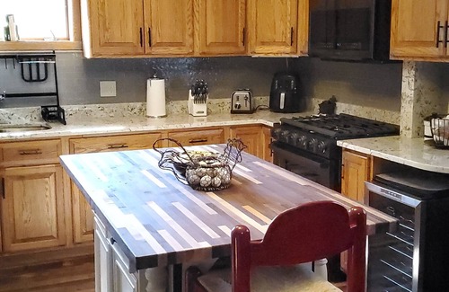Superior House | Rydell House - Spacious, elegant Craftsman style you will call home