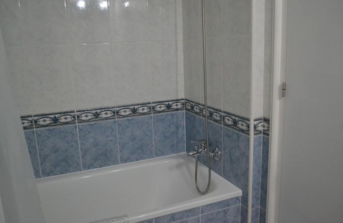 Alicante Apartment | (s2) - Bright modern 3 Bedroom Flat Sleeps 6 City center and beach 10-12 minutes