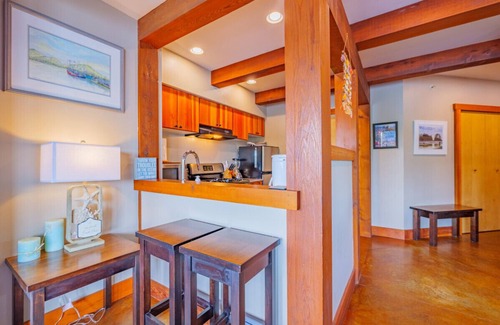 Ucluelet Apartment | Safe Harbour | Downtown King Bed + Inlet View