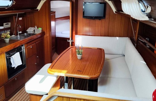 Poblats Maritims Boat Rental | Sailboat in Valencia