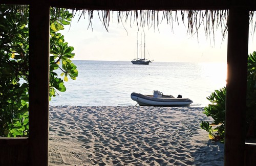 Hulhule Boat Rental | Sailboat with 3 masts in the Maldives for 12 people
