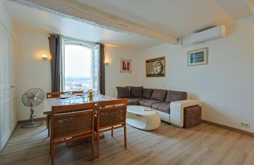 Old Town Apartment | Sailing Apartment by Halldis