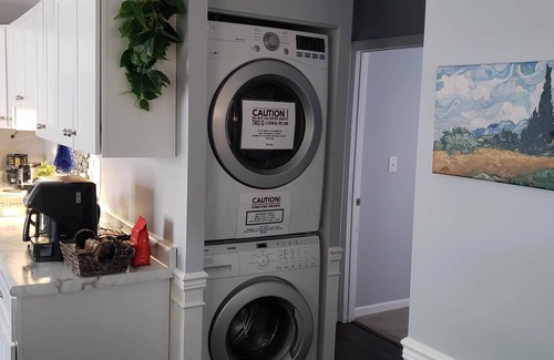 St. Charles Apartment | Saint Charles Private 2BD| River Trail, Forest Preserve!