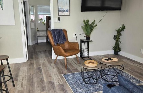 St. Pete Beach Apartment | Sala Suite 5! Beach Getaway Deals in St Pete Beach & Pet Friendly!