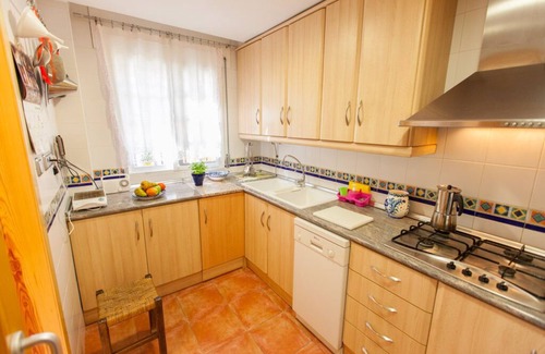 Salobrena House | Salobreña: House with garden, free WiFi at 40m. from the beach