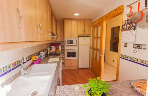Salobrena House | Salobreña: House with garden, free WiFi at 40m. from the beach